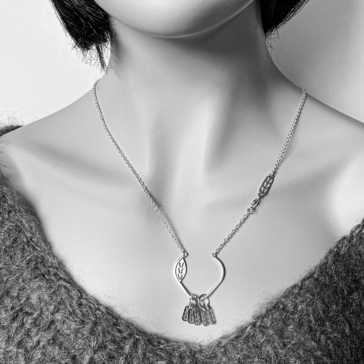 Sterling Silver Slip A Stitch Marker Necklace - Stockinette Stitch Motif
