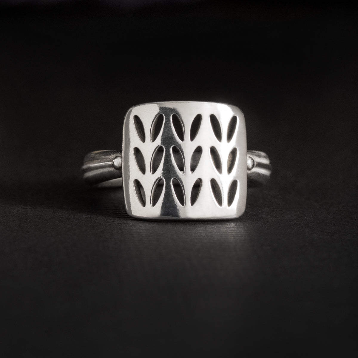 Sterling Silver Stockinette Stitch Baby Blanket Ring with Knitting Needle Motif