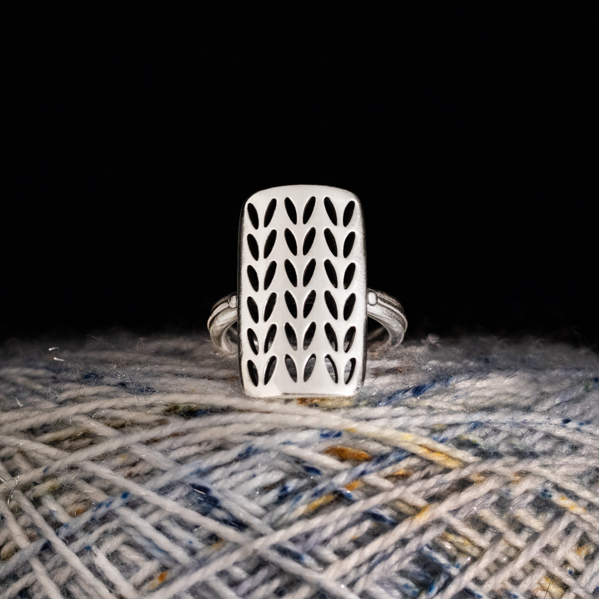 Sterling Silver Stockinette Stitch Blanket Ring with Knitting Needle Motif