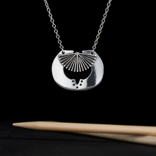 Porterness Knitting Needle Necklace